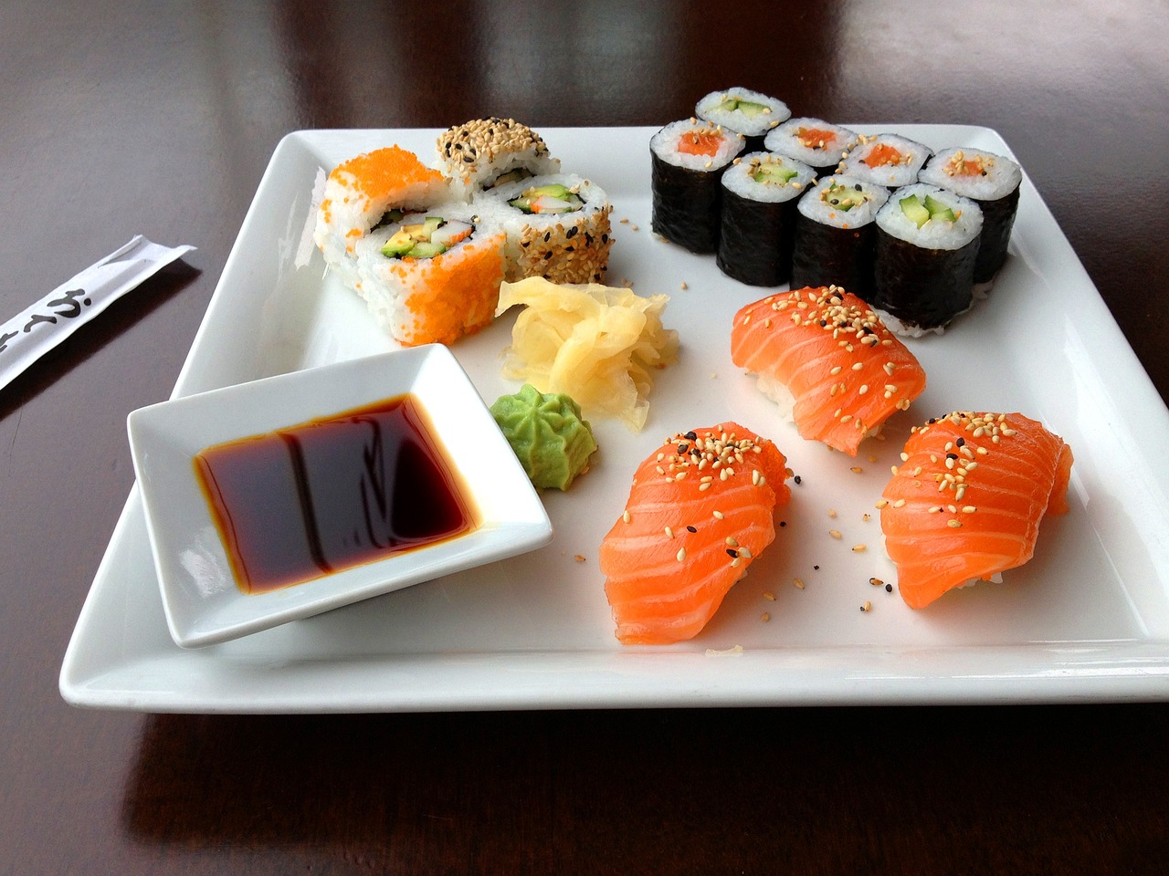 sushi, sashimi, meal-599721.jpg